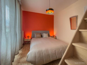 Les Clochettes - NEW! - with sunny balcony & private parking - completely renovated vintage appartment